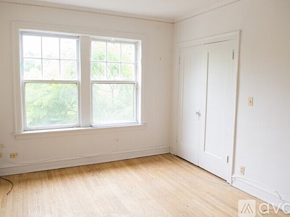 2nd image of 1606 W Sunnyside Ave #3W
