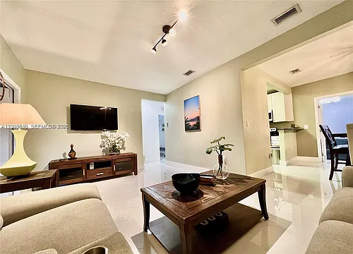 1380 SW 11th St #1 Photo 1