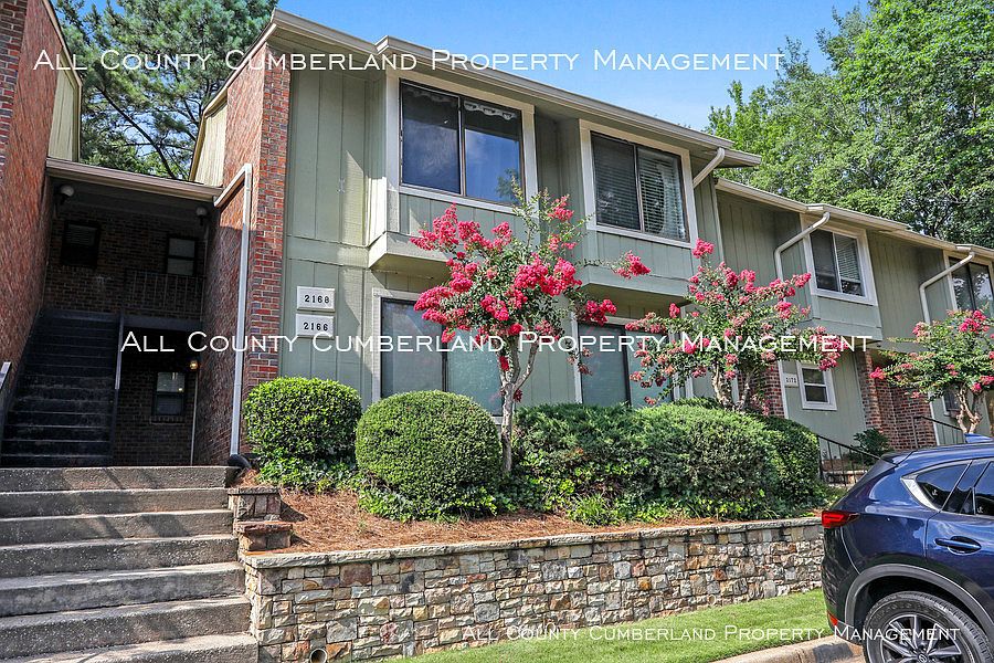 1st image of 2166 Palmyra Dr SE