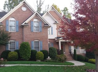 9922 Hazelview Dr, Charlotte, NC 28277