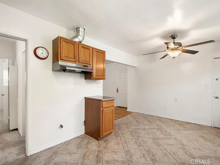 5851 Woodman Ave — Photo 8