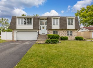 300 Milburn Ave, Crete, IL 60417