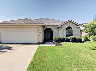 8332 Bowspirit Ln, Hurst, TX 76053