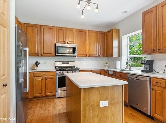 4th image of 10885 Manhattan Dr