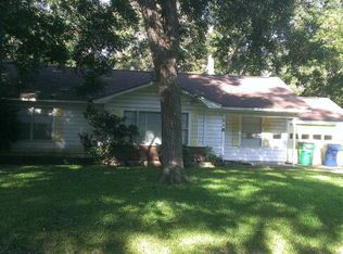 218 11th 1/2 St, West Columbia, TX 77486
