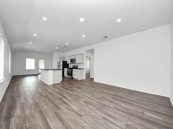 5th image of 5611 Simcrest Grove Dr