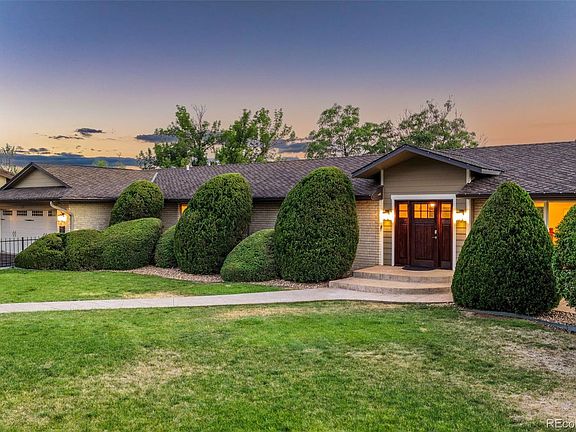 3rd image of 3121 Mountain Shadows Drive