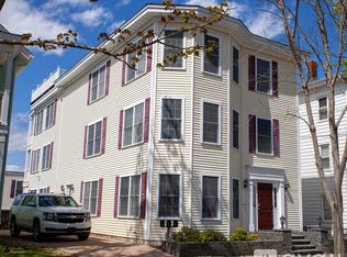 43 Oliver St APT 2, Bristol, RI 02809