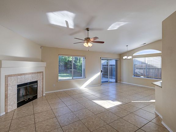 5th image of 5654 N Violet Ave