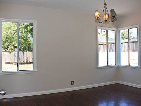 5th image of 8377 Kenyon Ave