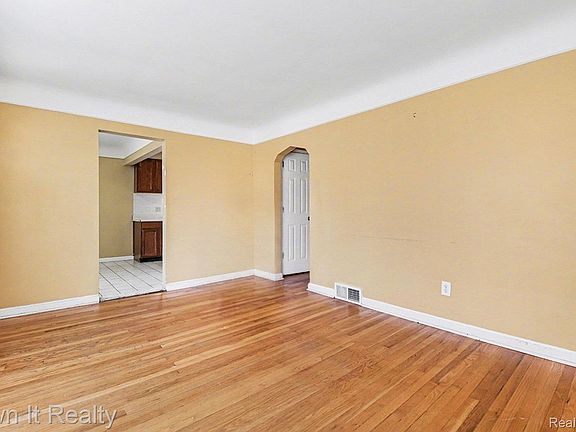 5th image of 6791 Winthrop St