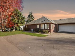 1603 Hunter Hill Rd, Hudson, WI 54016