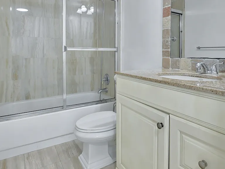 941 Sweetwater Ln — Photo 14