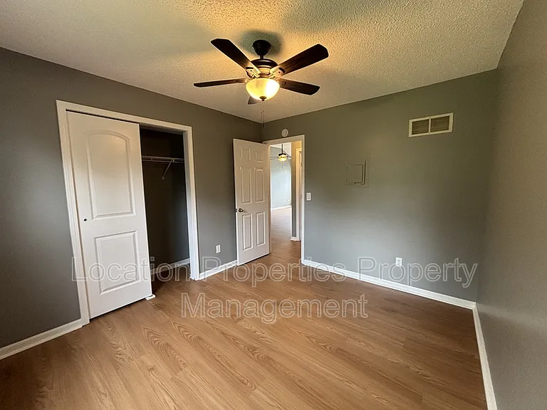 1406 E 21st Ter #1 — Photo 11