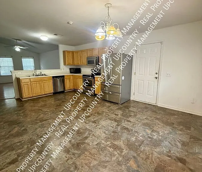 323 Wilmont St — Photo 3