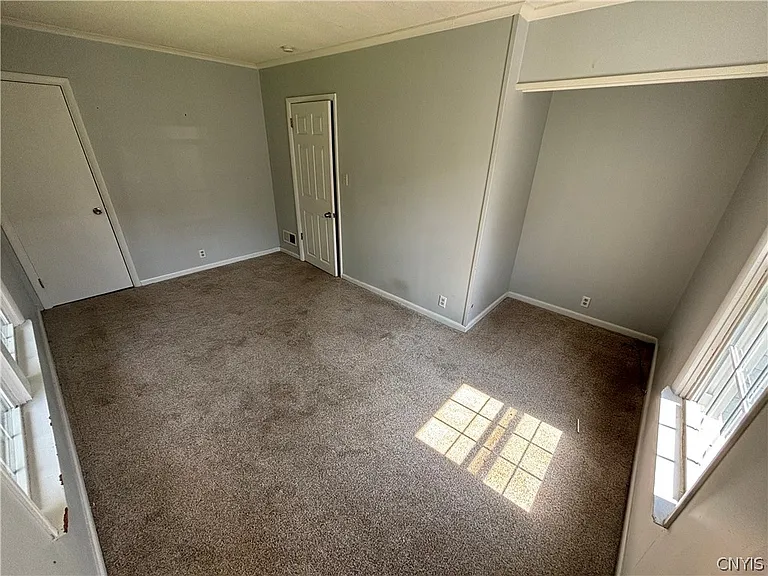 102 Wellington Rd — Photo 31