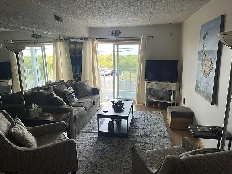 3901 Ocean Ave #2 — Photo 8