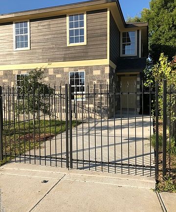 2nd image of 3107 W Travis St