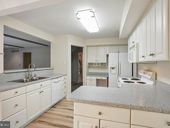 5th image of 124 Green Vale Rd