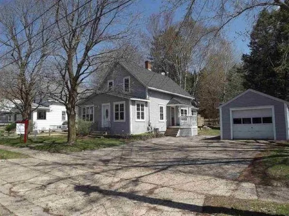 134 W 13th St, Clintonville, WI 54929