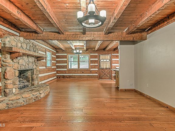 4th image of 375 Lick Hollow Rd