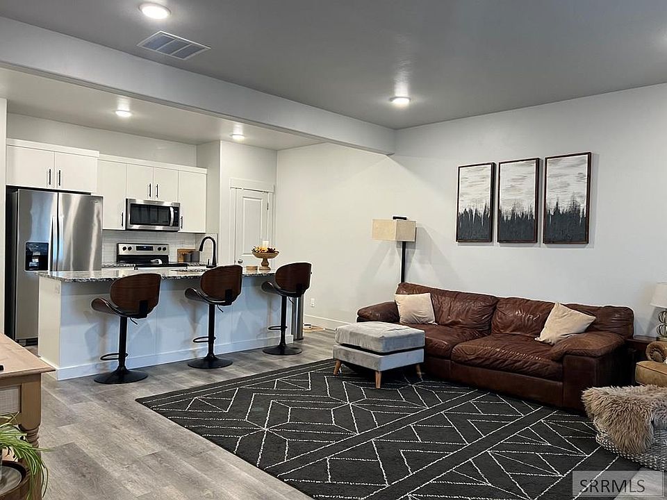 651 S 2400 W Rexburg ID Zillow