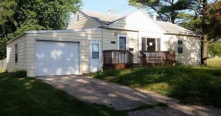 1233 N Adams Ave photo 1