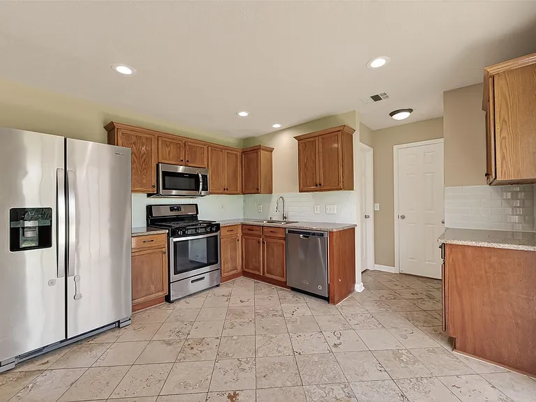 19710 Twin Canyon Ct — Photo 12