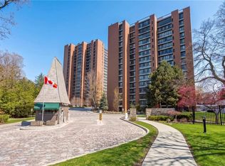 Fairways, Mississauga, ON L5E 3E1