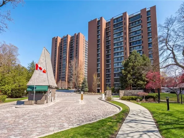1400 Dixie Rd #616, Mississauga, ON L5E 3E1