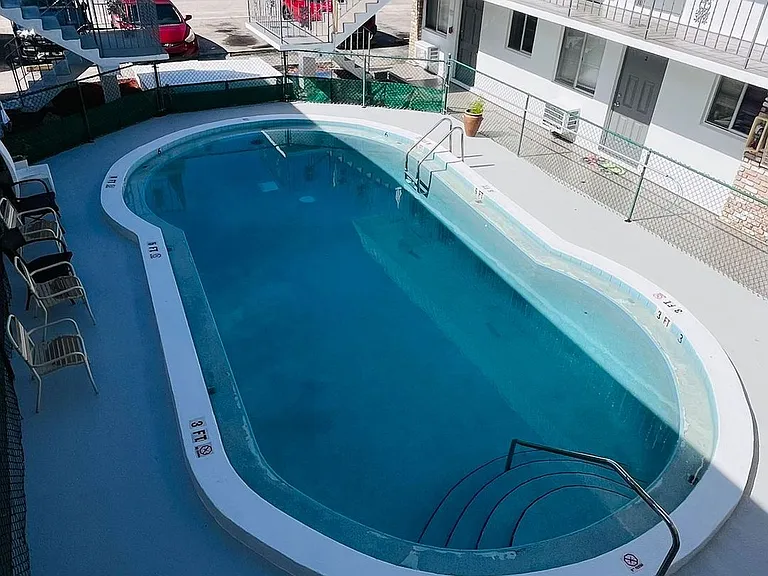 1958 McKinley St Hollywood, FL 33020 — Photo 4