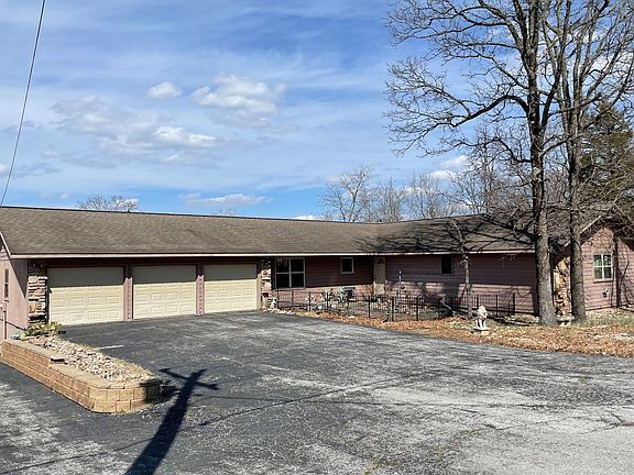 3rd image of 7 Country Club Dr