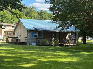 986 Plum St, Jellico, TN 37762