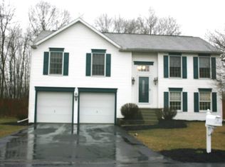 16 Wooded Run Dr, Dillsburg, PA 17019