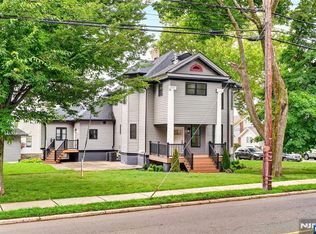 447 Queen Anne Rd, Teaneck, NJ 07666