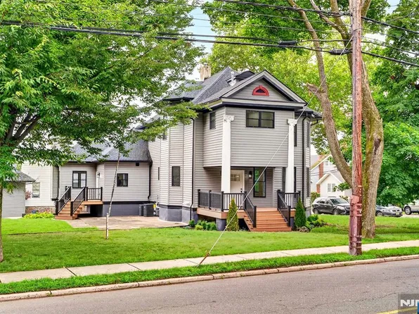 447 Queen Anne Rd, Teaneck, NJ 07666