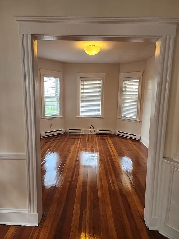 2 bed, 1.0 bath, 1250 sqft, $2,827 — Photo 4