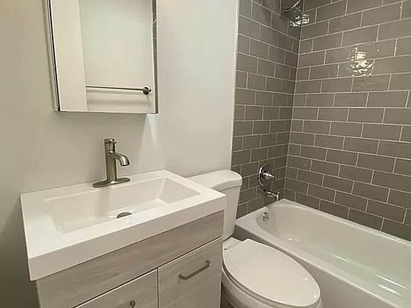 5th image of 453 W 47th St APT 4F