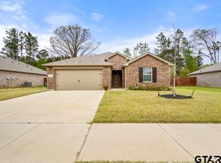 605 N River Oaks Ln, Chandler, TX 75758