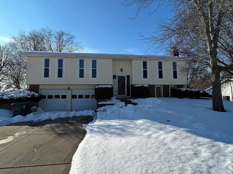 534 N Greenbriar Dr
