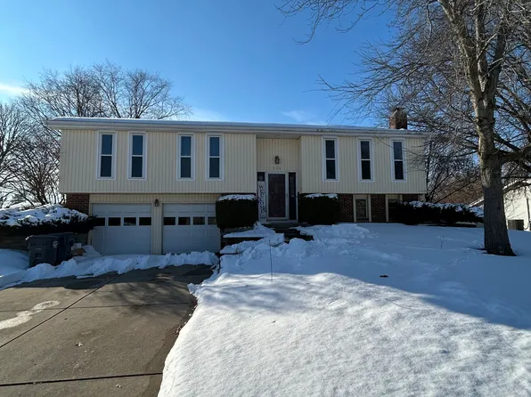 534 N Greenbriar Dr, Greenwood, IN 46142