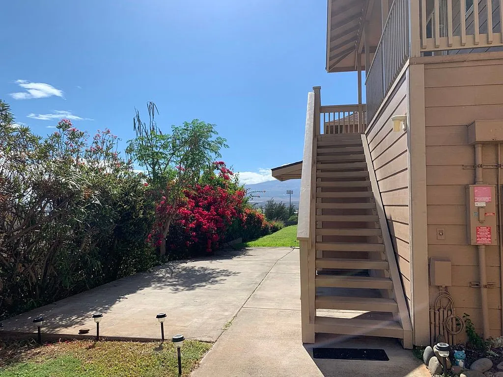 2 bed, 1.0 bath, 900 sqft, $3,200 — Photo 2