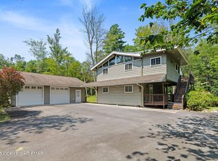 336 Sir Bradford Rd, Pocono Lake, PA 18347