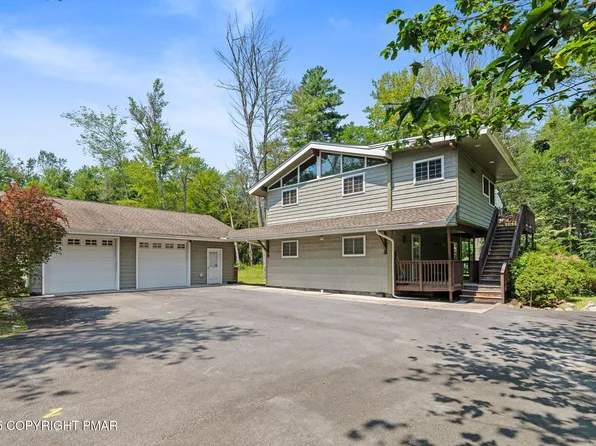 336 Sir Bradford Rd, Pocono Lake, PA 18347