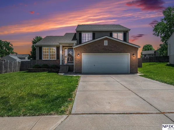 16111 Cottonwood Ave, Omaha, NE 68136