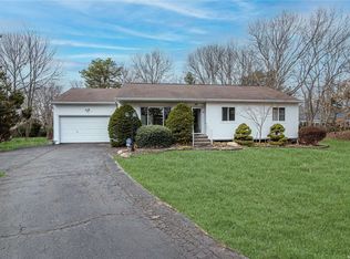 116 Hammond Rd, Centereach, NY 11720