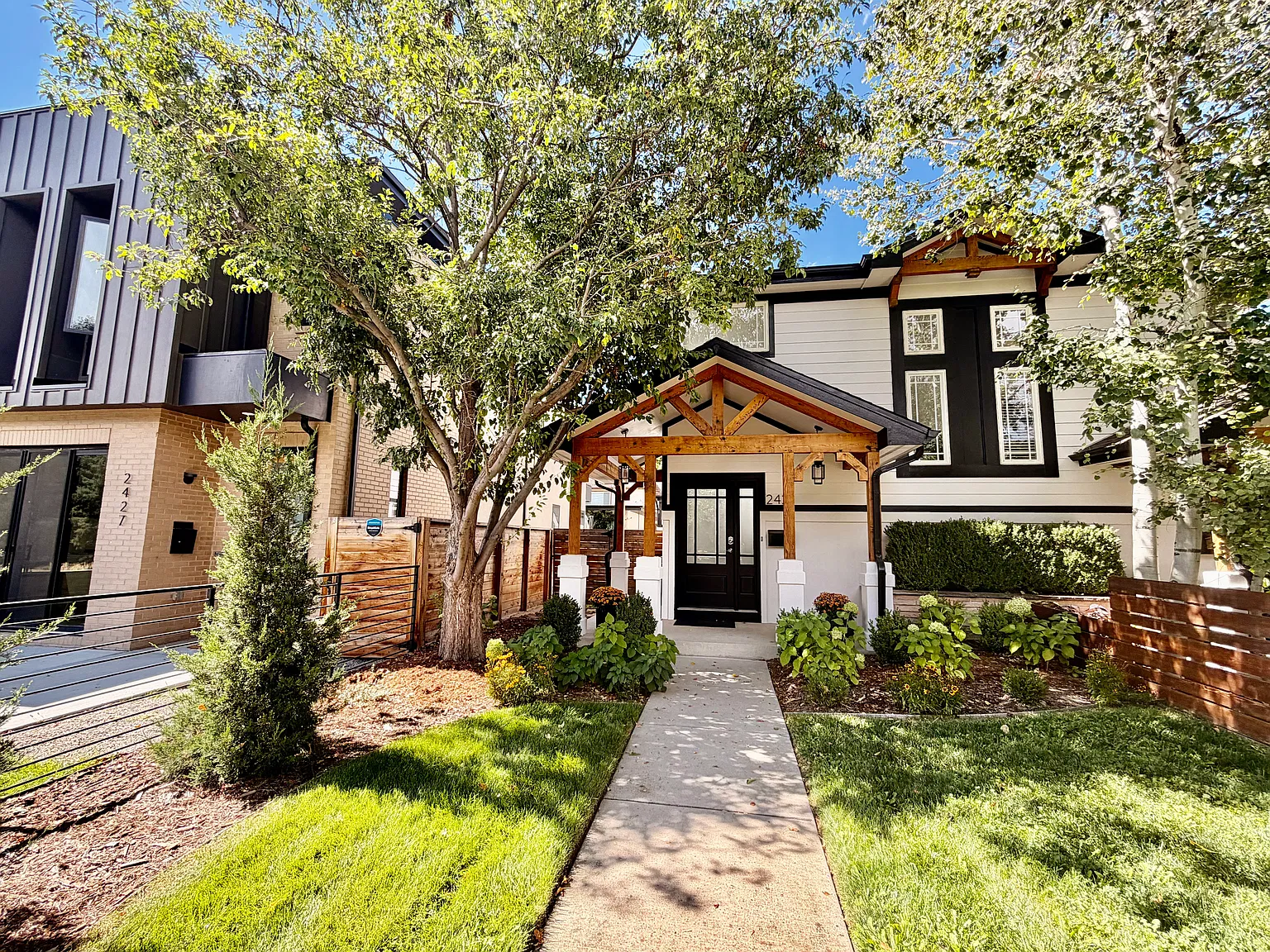 3 bed, 3.5 bath, 2933 sqft, $5,995 — Photo 2