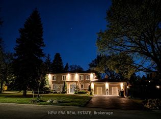 1423 Bunsden Ave, Mississauga, ON L5H2B3