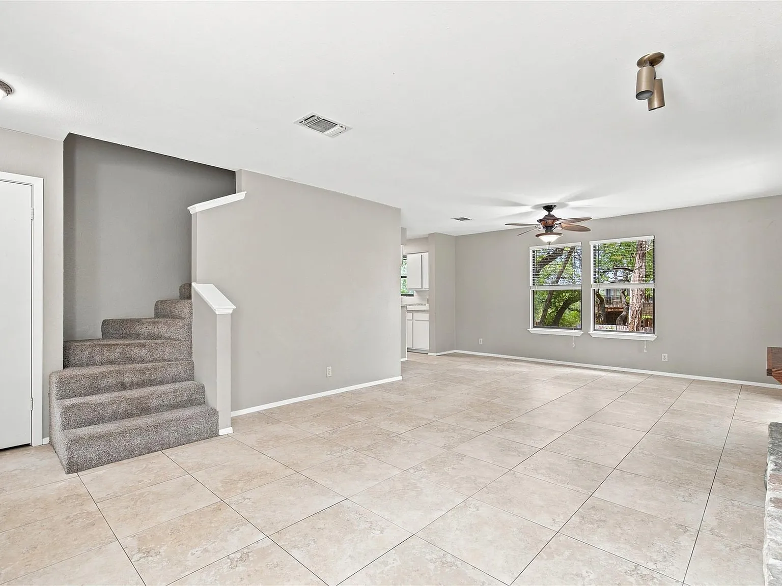 2 bed, 2.5 bath, 1215 sqft, $2,300 — Photo 4