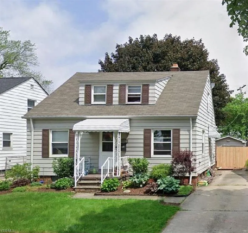 1418 Mayview Ave photo 1